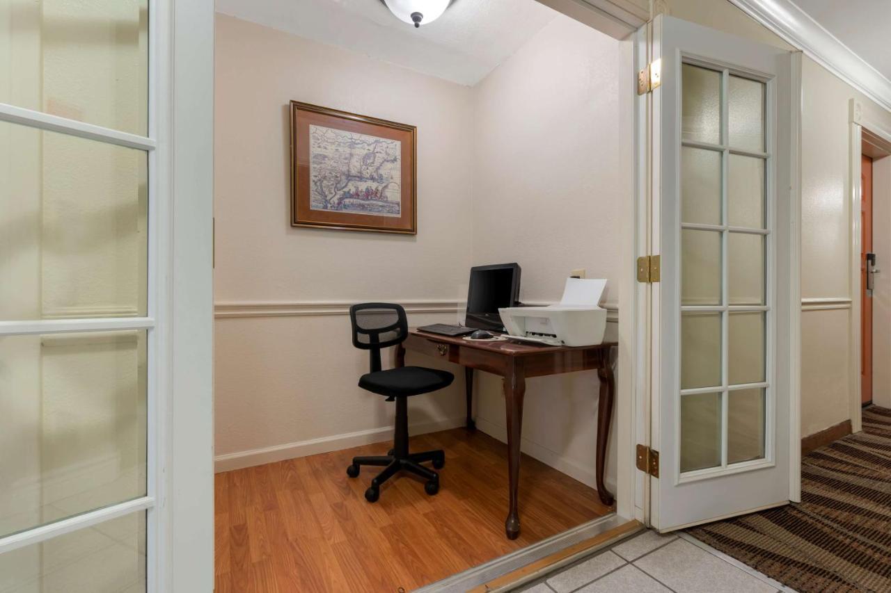 Best Western Colonial Inn Selma Bagian luar foto
